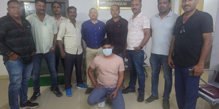 पकड़ा गया अंतरराष्ट्रीय असलहा सप्लायर, वन्यजीव तस्करों के गैंग को करता था अवैध हथियारों की आपूर्ति 