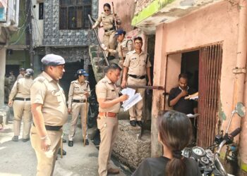 पुलिस का व्यापक सत्यापन अभियान, 82 पर कार्रवाई, 16 मकान मालिकों के कटे 1.60 लाख के चालान 