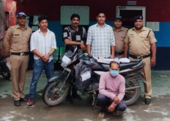 उधार लौटाने के दबाव में महिला की गला दबाकर हत्या, आरोपी गिरफ्तार, शेयर बाजार में डूबे पैसे बने हत्या की वजह