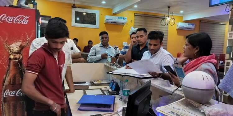 हल्द्वानी में रेस्टोरेंट्स और गेस्ट हाउस पर प्रशासन की बड़ी कार्रवाई, ‘रॉयल रेस्टोरेंट’ का गेस्ट हाउस सील