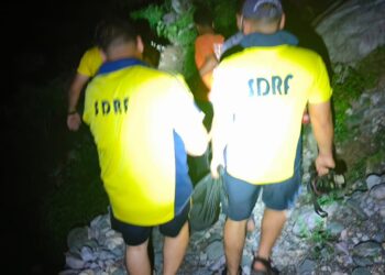 बरसाती गदेरे ने ली परीक्षा, 5 बच्चे बहे, SDRF ने किया रेस्क्यू