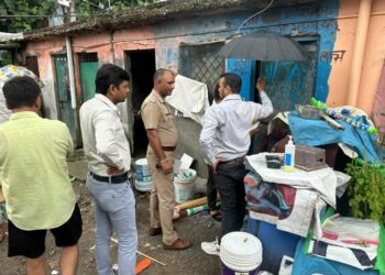 धमाके से दंपत्ति सहित तीन बच्चे झुलसे, फॉरेंसिक जांच में कारण स्पष्ट