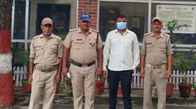 ब्लैकमेलिंग में पत्रकार गिरफ्तार, 50 हजार रुपये रिश्वत लेते रंगेहाथ दबोचा 