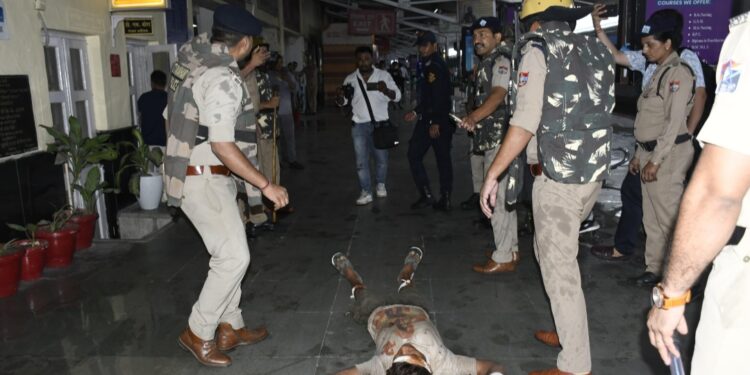 काठगोदाम रेलवे स्टेशन पर आतंकी हमले की आशंका पर मॉक ड्रिल, ऑपरेशन ‘सिंदूर’ के जरिए सुरक्षा तैयारियों की परखी गई धार 