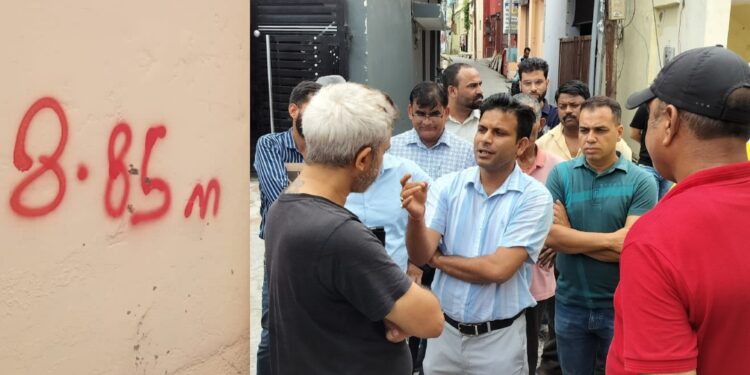 रकसिया और देवखड़ी नालों पर चला अतिक्रमण चिन्हांकन अभियान, एसडीएम ने खुद संभाली कमान 