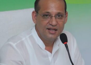 दमुवाढूंगा की जनता की जीत: दीपक बल्यूटिया की जनहित याचिका से बैकफुट पर आई सरकार