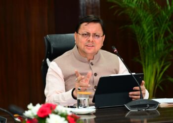 मुख्यमंत्री ने अधिकारियों को दिए स्पष्ट निर्देश, जन समस्याओं के समाधान में तेजी लाएं, जनप्रतिनिधियों से समन्वय बढ़ाएं