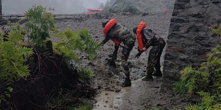 उत्तरकाशी में कुदरत का कहर: खीरगंगा में बादल फटा, धराली बाजार तबाह, सेना और प्रशासन राहत कार्यों में जुटे