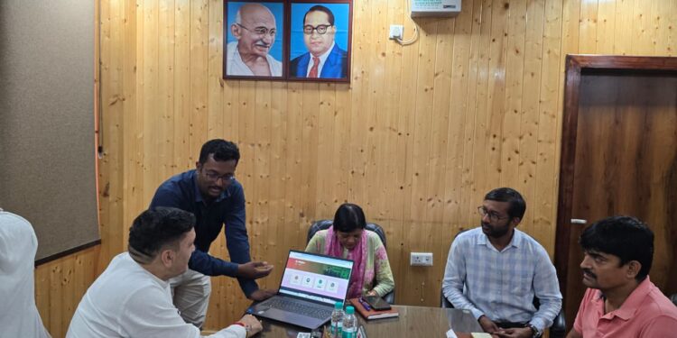 हल्द्वानी में पालतू कुत्तों का पंजीकरण अब ऑनलाइन, महापौर ने शुरू किया पोर्टल