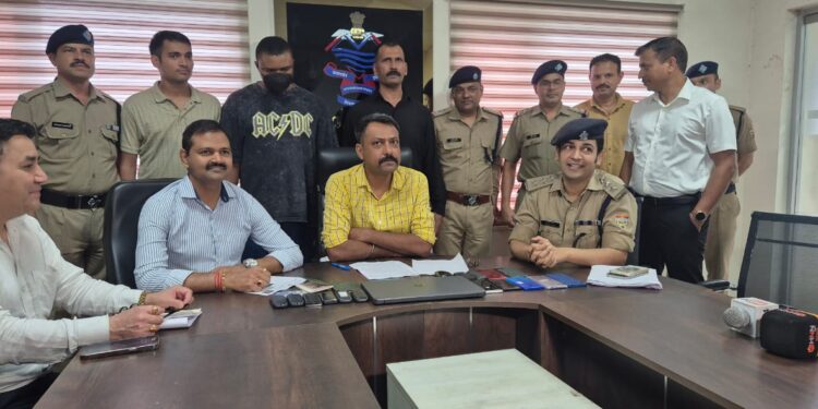 दिल्ली में दबोचा गया नाइजीरियन साइबर ठग, करोड़ों के अंतरराष्ट्रीय पार्सल फ्रॉड का पर्दाफाश