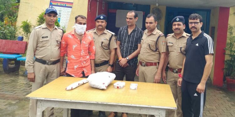 नशेड़ी बेटे ने मां की हत्या कर लगाई घर में आग, पुलिस ने किया सनसनीखेज खुलासा