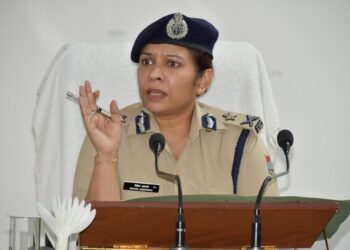 आईजी रिद्धिम अग्रवाल ने दी अधीनस्थों को चेतावनी, लापरवाह थाना प्रभारी अब नहीं बचेंगे, 24 घंटे में हो सकता है निलंबन