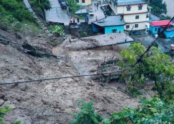 थराली में देर रात बादल फटने से हाहाकार, राहत-बचाव दलों का युद्धस्तर पर अभियान जारी