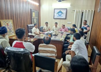 लालकुआं दुग्ध संघ की बैठक में गूंजा विकास का संकल्प