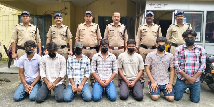 फायरिंग कांड के बाद पुलिस का शिकंजा, सात छात्र सलाखों के पीछे