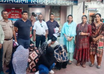 देह व्यापार के खिलाफ पुलिस की कार्रवाई, स्पा सेंटर पर छापा, सात गिरफ्तार