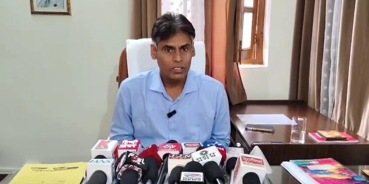 भ्रष्टाचार पर सख्त प्रहार: सतर्कता अधिष्ठान की समीक्षा बैठक में लंबित मामलों के गुणवत्तापूर्ण निस्तारण पर जोर