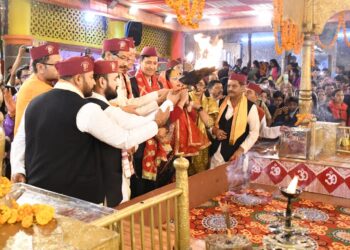 कुमाऊं आयुक्त दीपक रावत पहुंचे नंदा सुनंदा महोत्सव, नैनीताल नगर की व्यवस्थाओं की सराहना