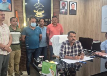 नकली दवाइयों का जाल: पति-पत्नी गिरफ्तार, 14 करोड़ का लेनदेन बेनकाब