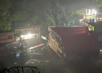 बादल फटने से मचा हड़कंप, जिला प्रशासन का रेस्क्यू ऑपरेशन जारी