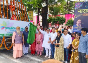 पीएम मोदी के जन्मदिवस पर हल्द्वानी में स्वच्छता पखवाड़े का आगाज, महापौर ने स्वच्छता रथ को दिखाया हरी झंडी