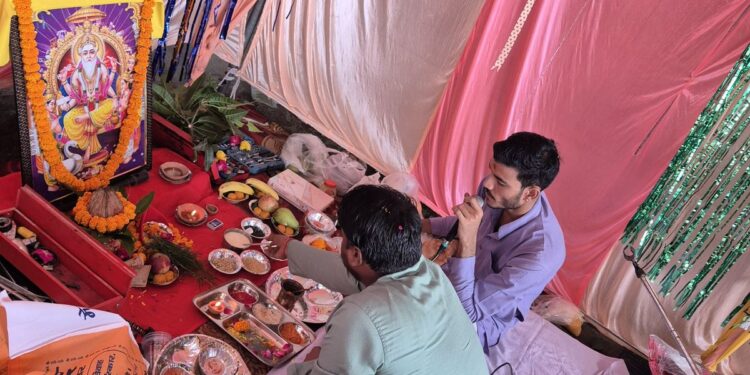 यूयूएसडीए अभियंताओं और श्रमिकों ने धूमधाम से मनाई विश्वकर्मा जयंती