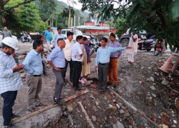 गौला पुल मार्ग होगा अतिक्रमण मुक्त, तेज़ी से बन रही सुरक्षा दीवार और नई चार लेन सड़क