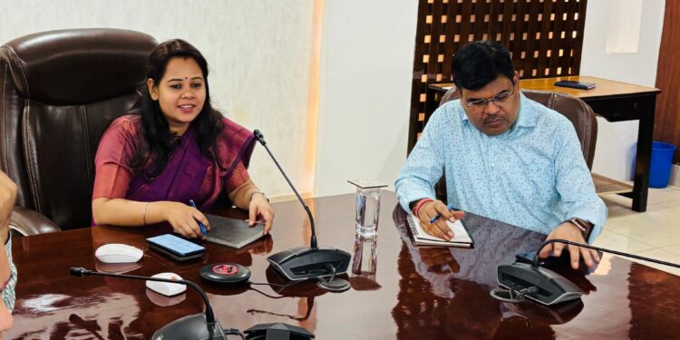 पीएम जनमन योजना में लापरवाही पर कार्रवाई, ग्राम विकास अधिकारी का वेतन रोका