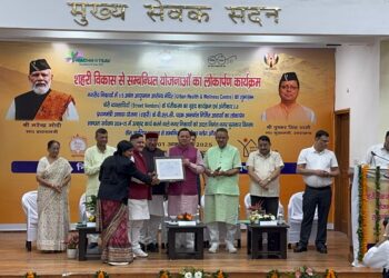हल्द्वानी नगर निगम को CM से स्वच्छता पुरस्कार, महापौर ने दी सभी सहयोगियों को बधाई