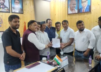 इन्द्रानगर में बुध बाजार लगाने पर किसानों का विरोध, जाम की समस्या को लेकर उठाई आवाज