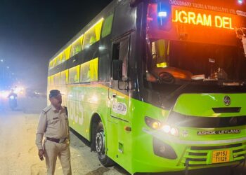 परिवहन विभाग की बड़ी कार्रवाई, 75 बसों के चालान, 21 बंद