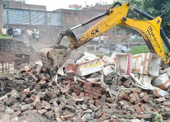 प्रशासन की बड़ी कार्रवाई, 1 हेक्टेयर भूमि से हटाया गया अवैध कब्जा