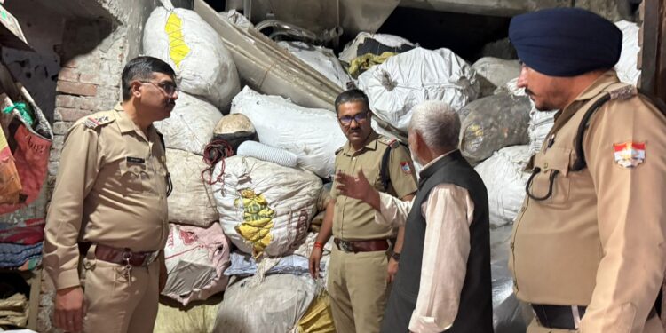 त्योहारी सीजन से पहले पुलिस की बड़ी कार्रवाई, 480 से अधिक प्रतिष्ठानों की चेकिंग, 133 पर हुई सख्त कार्यवाही