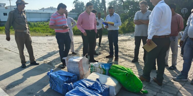 हल्द्वानी में त्योहारी सीजन पर प्रशासन की बड़ी कार्रवाई, रोडवेज बस से तीन क्विंटल मिठाई जब्त