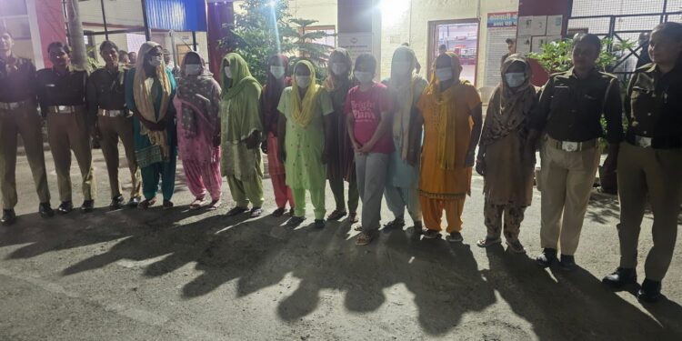 पुलिस से अभद्रता और सरकारी कार्य में बाधा डालने पर 14 गिरफ्तार, वायरल वीडियो से खुली पोल