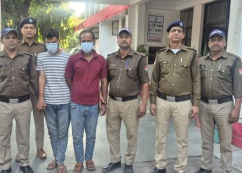 चोरी की मोटरसाइकिल और स्कूटी के साथ दो शातिर चोर गिरफ्तार, 48 घंटे में पुलिस ने किया खुलासा