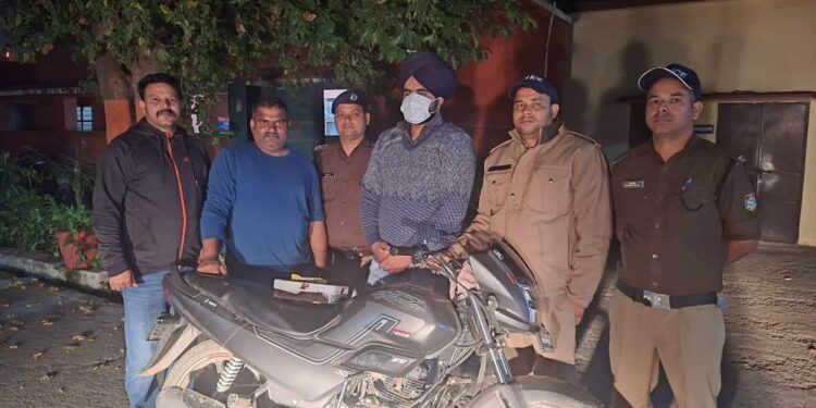 8 लाख की अफीम के साथ नशा तस्कर गिरफ्तार, ड्रग्स नेटवर्क पर कसा शिकंजा