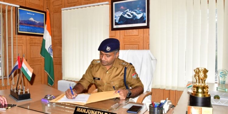डॉ. मंजूनाथ टी.सी. ने संभाला नैनीताल के नए एसएसपी का कार्यभार, मां नैना देवी के दर्शन कर की शुरुआत