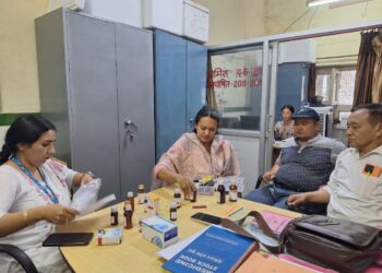 कफ सिरप पर औषधि विभाग की सख्ती, 17 सैंपल जांच के लिए भेजे गए