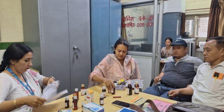 कफ सिरप पर औषधि विभाग की सख्ती, 17 सैंपल जांच के लिए भेजे गए