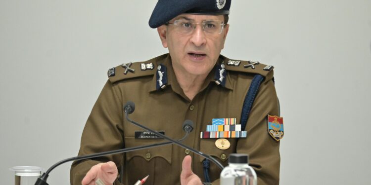 दिल्ली के लाल किले के पास धमाके के बाद उत्तराखंड हाई अलर्ट पर, सभी सीमाओं और संवेदनशील क्षेत्रों में सख्त चेकिंग शुरू