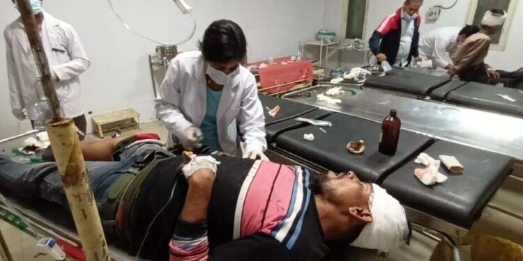 हल्द्वानी में भीषण सड़क हादसा, रोडवेज बस की टक्कर से मैजिक सवार 12 लोग गंभीर घायल