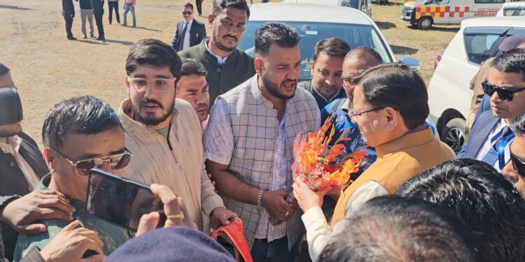 पत्रकारों ने मुख्यमंत्री धामी से की मुलाकात, दीपक अधिकारी प्रकरण में कार्रवाई के लिए जताया आभार