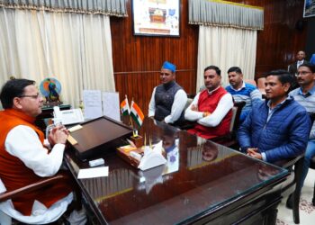 उपनल कार्मिकों को बड़ी सौगात: 12 साल सेवा वाले कर्मचारियों को मिलेगा न्यूनतम वेतन व महंगाई भत्ता, मुख्यमंत्री धामी के निर्देश पर सरकार का बड़ा निर्णय