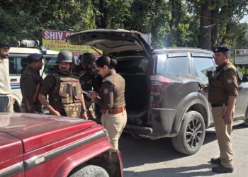 हाई-अलर्ट मोड: पुलिस का सघन चेकिंग अभियान जारी, 1400 वाहन और 2700 लोग की जांच 