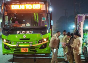 रातभर चला सख्त चेकिंग अभियान: 44 चालान, 10 वाहन सीज, अनियमित बस ऑपरेटरों पर कसा शिकंजा