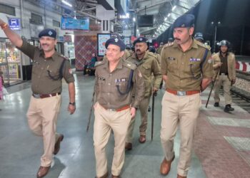 पुलिस का बड़ा एक्शन: चार सेक्टरों में चला वृहद सत्यापन व अतिक्रमण विरोधी अभियान 