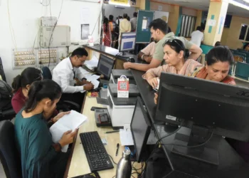 सीएससी केंद्रों पर बड़ी कार्रवाई: लाइसेंस रद्द करने की होगी कार्यवाही, कई केंद्रों में अनियमितताएं उजागर