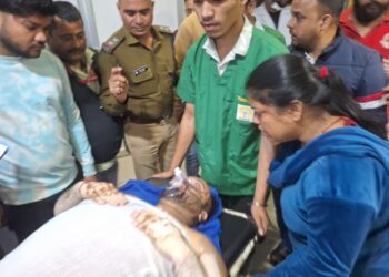 कवरेज के दौरान दो पत्रकारों पर हमला, दीपक अधिकारी गंभीर रूप से घायल, पत्रकार संगठनों में उबाल