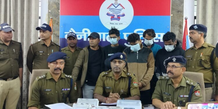 पुलिस का बड़ा खुलासा: एपीके फाइल से मोबाइल हैक करने वाला अंतरराज्यीय साइबर गिरोह धर दबोचा